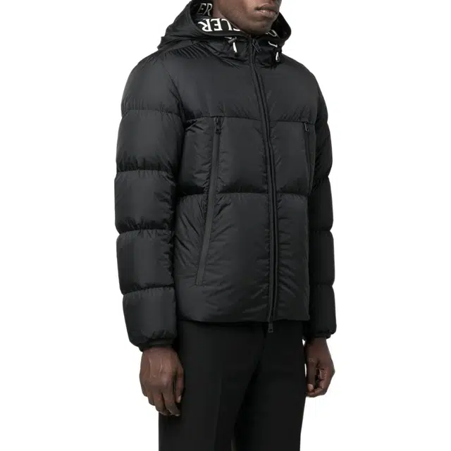 Moncler FW22 logo
