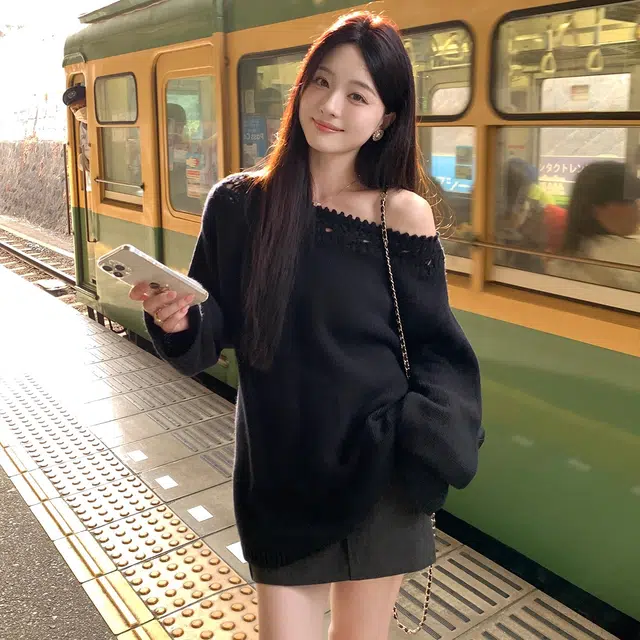 梨九九 镂空花边女秋长袖宽松慵懒上衣 针织衫 女款