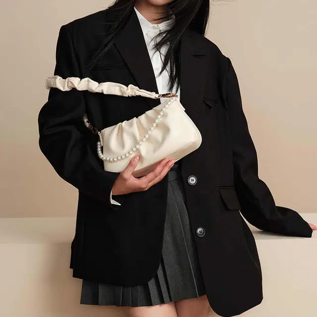 意尔康 褶皱设计时尚百搭 合成革 斜挎单肩包 小号 女款 白色