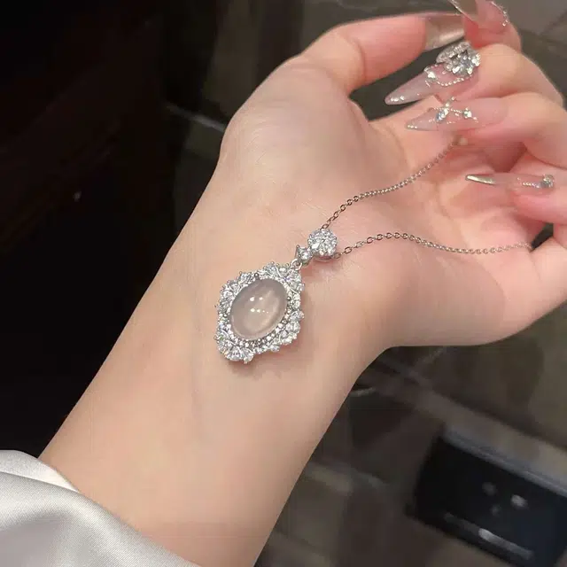 识恩 珠宝 法式 气质简约 高级感 精致 爱丽丝梦境 小众设计告白新中式国风大方优雅大气 冰透 玉髓 项链 女款