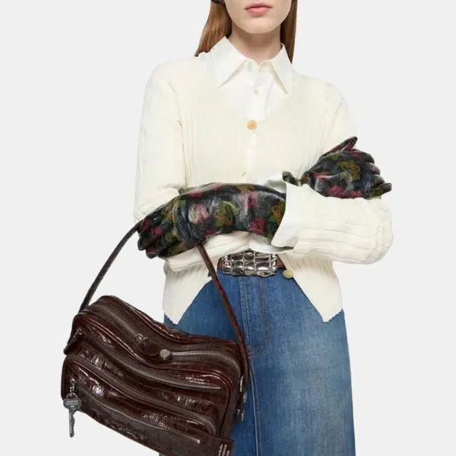 Acne Studios V