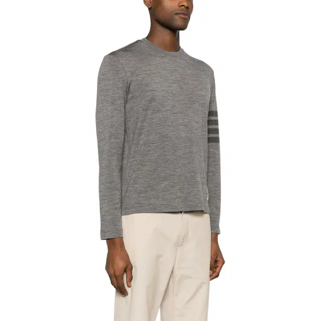 THOM BROWNE T