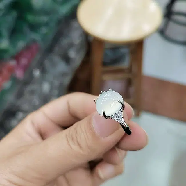 赐帛 简约精致轻奢复古国风气质优雅小众清冷高级感温婉细腻白月光白色恋人桃花运连连#好运 玉髓 戒指 男女同款情侣款