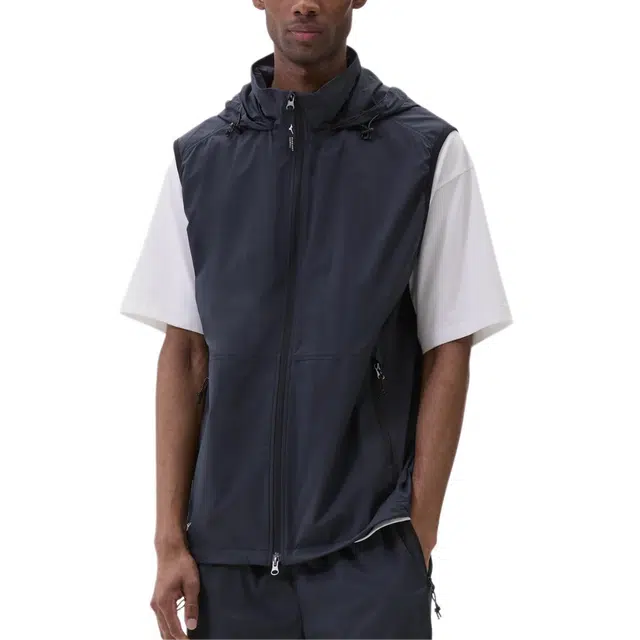 MARGARETHOWELL MIZUNO RAIN GILET Capsule
