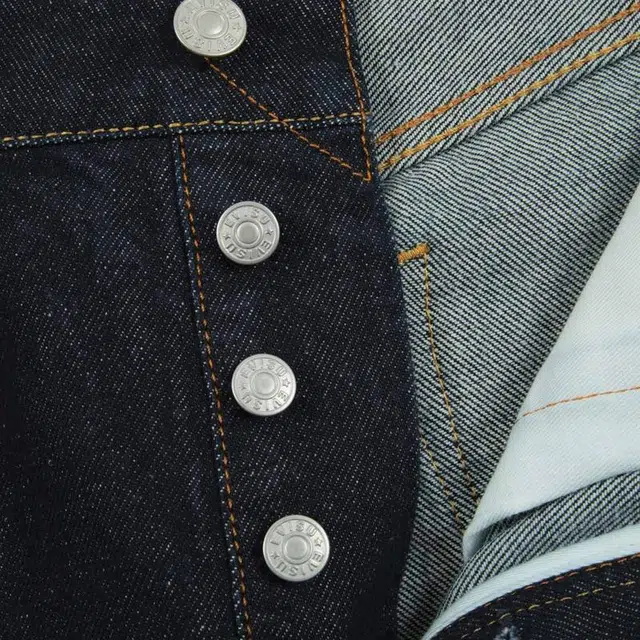EVISU Logo