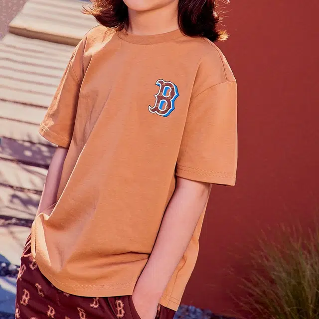 MLB T