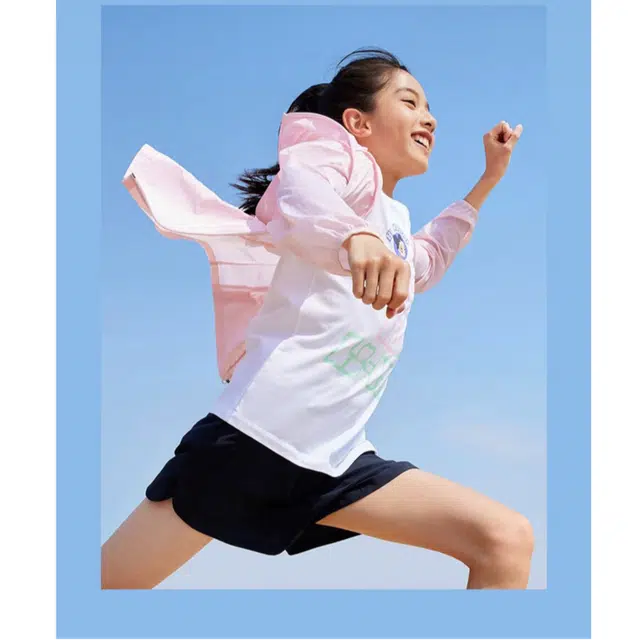 李宁儿童 童装 运动生活系列 纯色连帽运动防晒服 男童女童 新浅粉