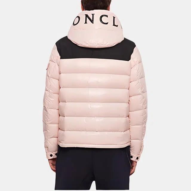 Moncler SS22