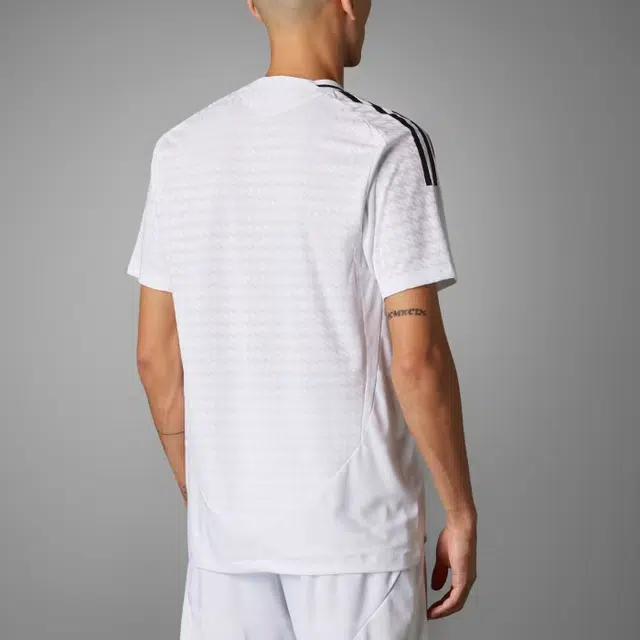 adidas SS24 V