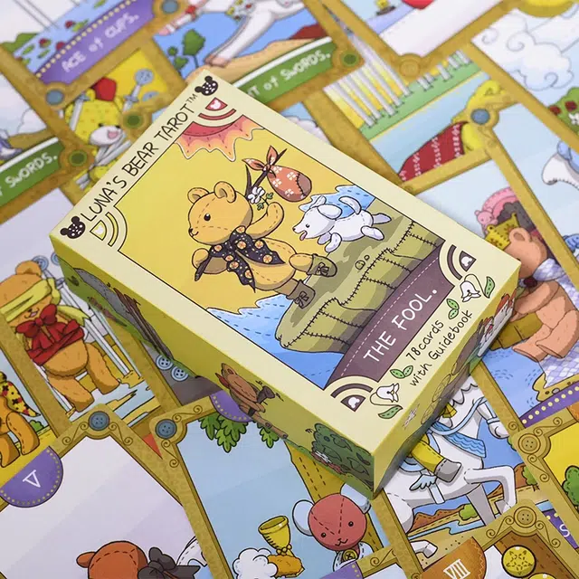 LUNAS BEAR TAROT