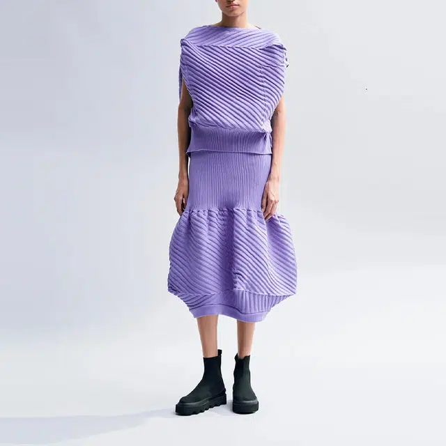 ISSEY MIYAKE SS23 T