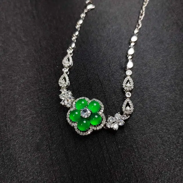 识恩 冰绿四叶草清新优雅薄荷绿 小幸运精致简约时尚气质森系甜美通勤百搭显白高级感 玉髓 手链 男女同款情侣款