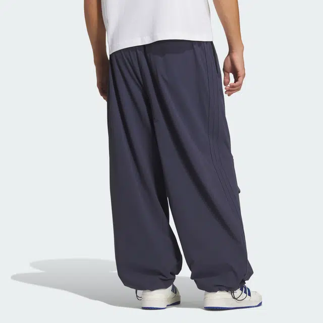 adidas Originals Parachute Trousers M