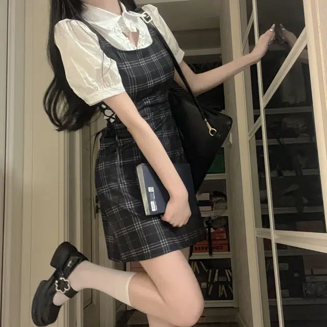 花山家的猫 爱心镂空短袖衬衫收腰连衣裙显瘦制服套装 女款