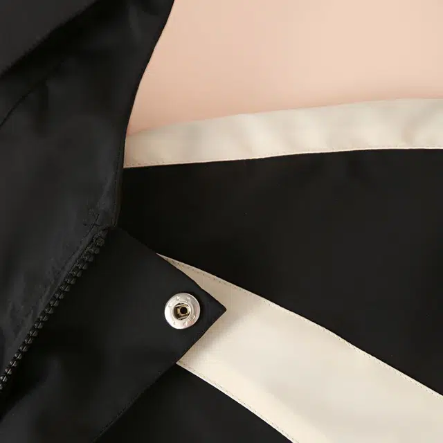 十月妈咪 拼接撞色休闲百搭长袖连帽上衣简约夹克外套 春秋 儿童款 黑色