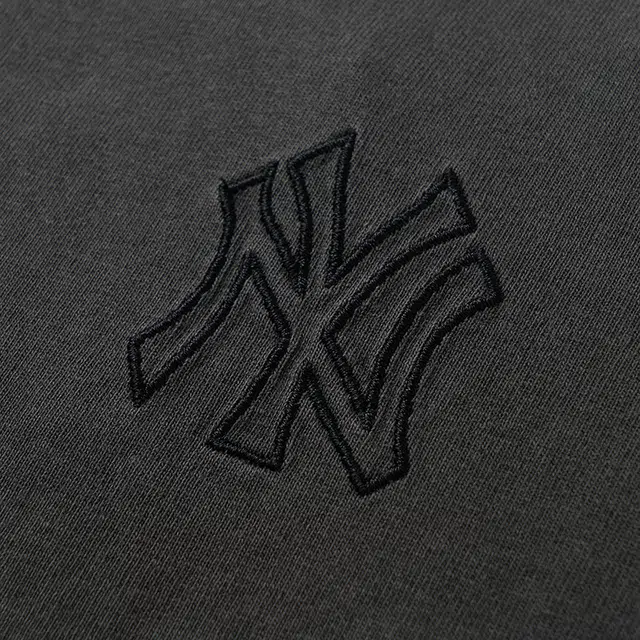 New Era x MLB T
