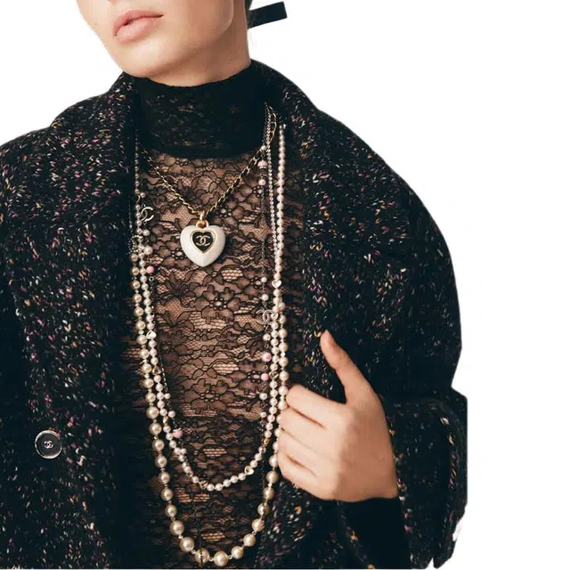CHANEL 25B T
