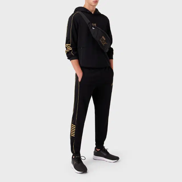 EMPORIO ARMANI FW23 EA7 Logo