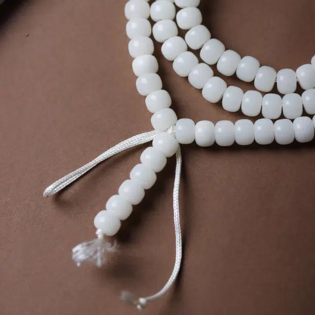 爵倾 根桶珠素款一花一世界一叶一菩提色泽温润如玉 白玉菩提 菩提类珠串 男女同款情侣款