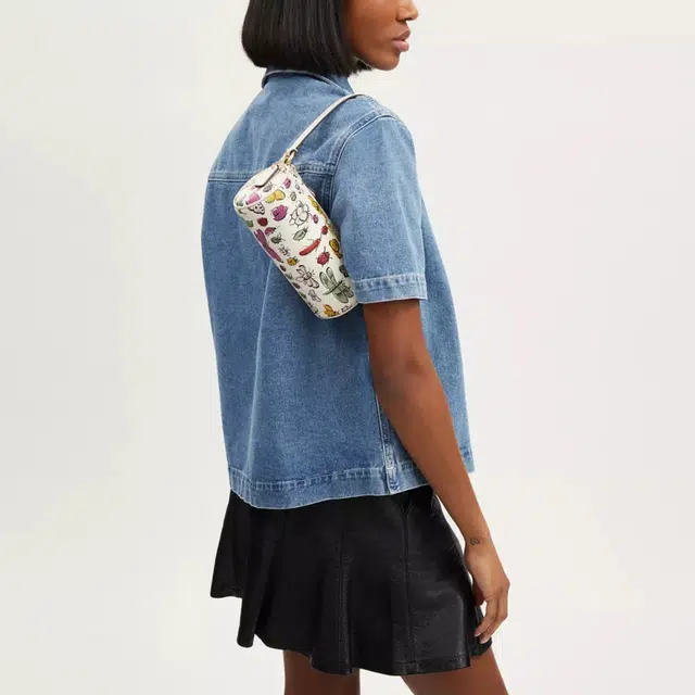 COACH Nolita 19