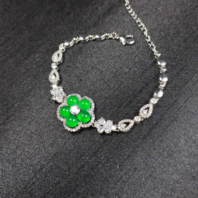 识恩 冰绿四叶草清新优雅薄荷绿 小幸运精致简约时尚气质森系甜美通勤百搭显白高级感 玉髓 手链 男女同款情侣款