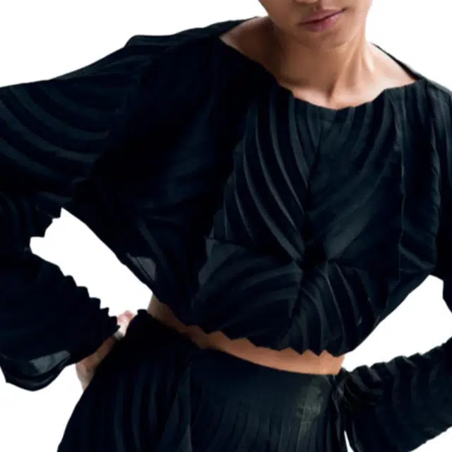 ISSEY MIYAKE SS23 T
