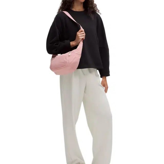 lululemon Slouchy Sling 6L