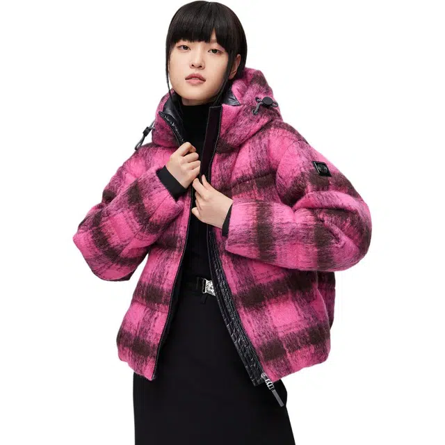 波司登 含绵羊毛鹅绒金属袖标格子连帽宽松短款羽绒服 女款