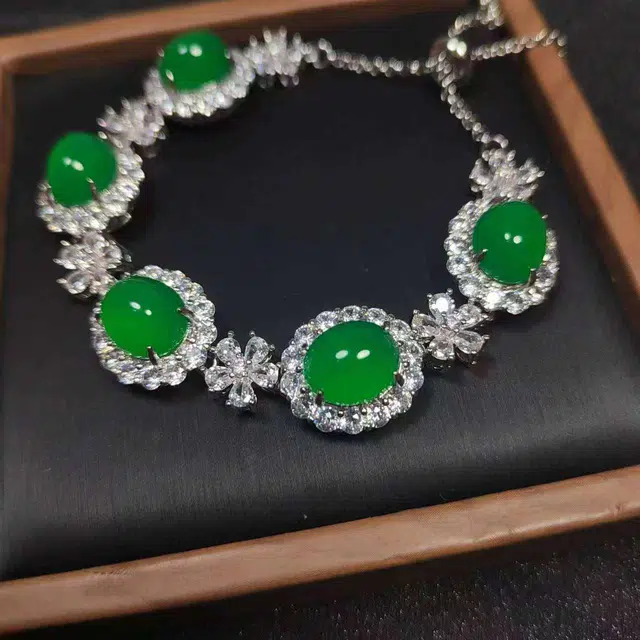 识恩 薄荷绿花朵设计师款简约新中式白月光宝石#好运 玉髓 手链 女款