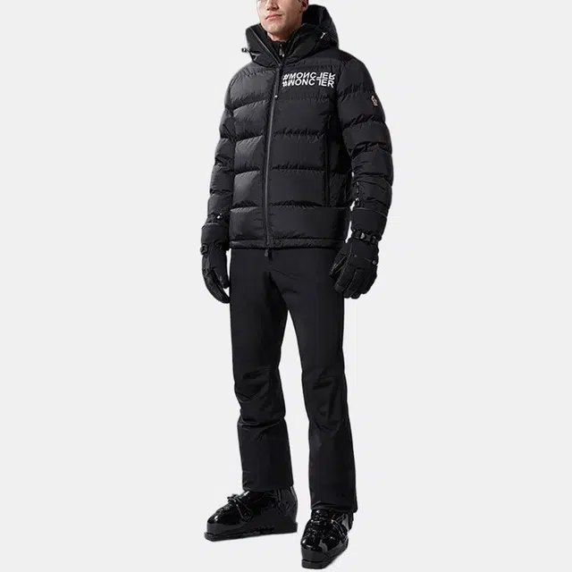 Moncler FW22 Logo