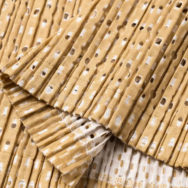 PLEATS PLEASE ISSEY MIYAKE