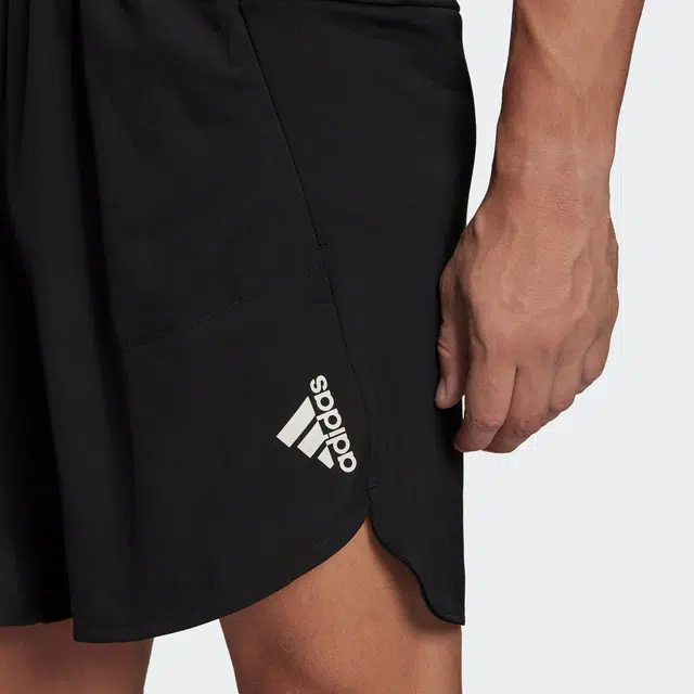 adidas M D4T
