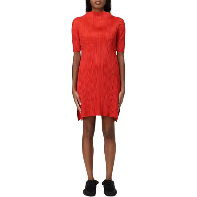 PLEATS PLEASE ISSEY MIYAKE