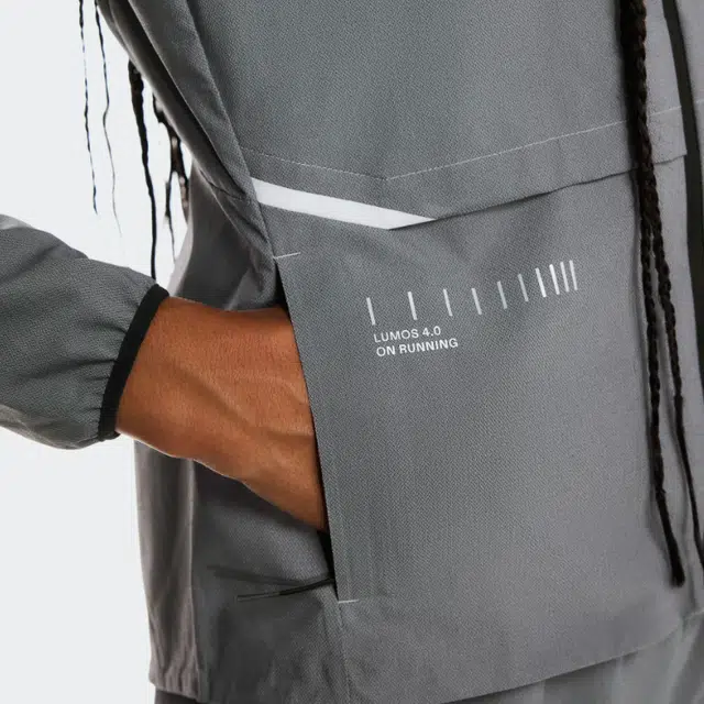 On Weather Jacket Lumos