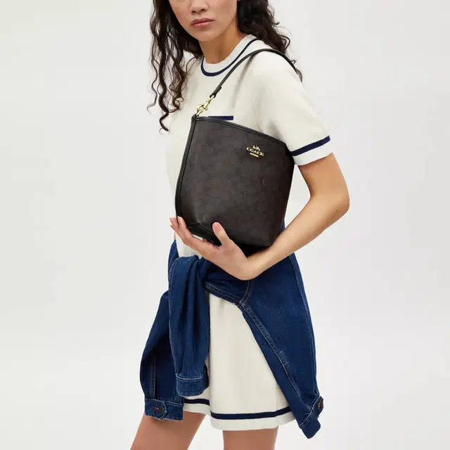 COACH City 17
