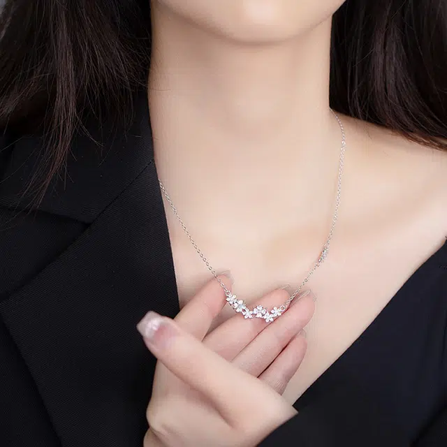 尚先生 冷淡风森系小清新轻奢气质高级感甜美可爱小众设计翩翩起舞锁骨链 超闪绝美渐变星空蓝流苏套装 合金 项链 女款