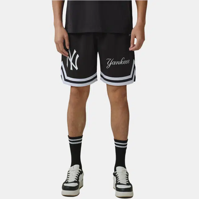 New Era x MLB NY Yankees Shorts