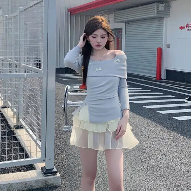 依钗 温柔风绝绝子俏皮一字肩上衣半身短裙两件套裙装套装 女款