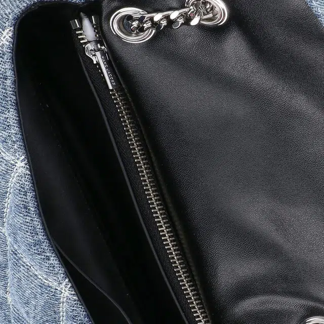 MARC JACOBS