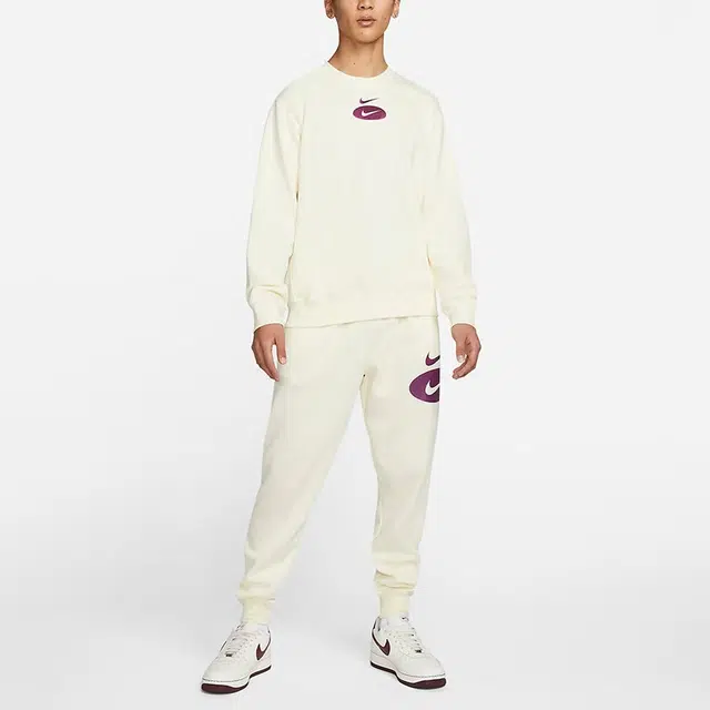 Nike SS22 Logo