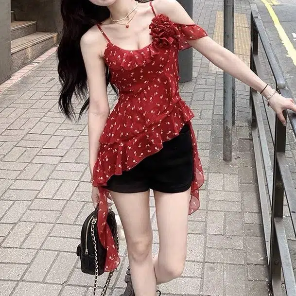 御茶家 纯欲甜辣风不规则下摆碎花荷叶边飘带修身上衣吊带 女款