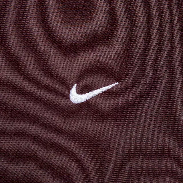 Nike Solo Swoosh