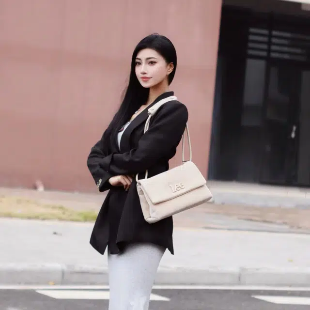 Lee