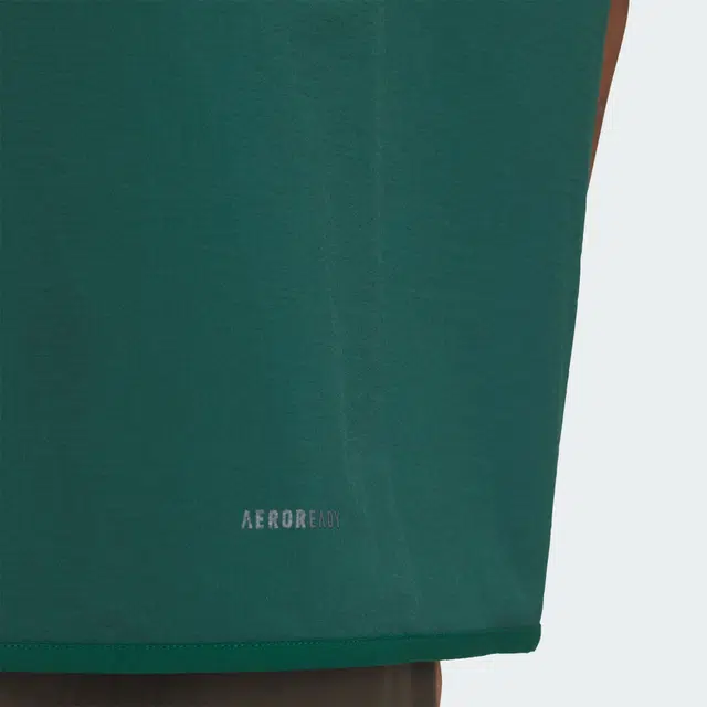 adidas CITY ESCAPE WOVEN VEST logo