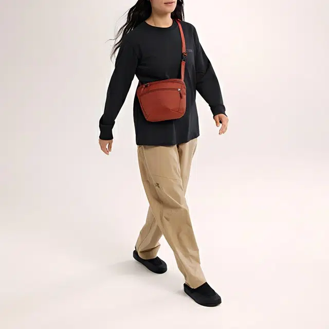 Arcteryx Mantis 2.5L Logo