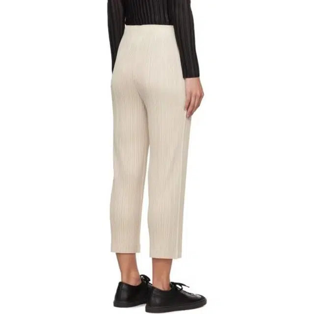 PLEATS PLEASE ISSEY MIYAKE