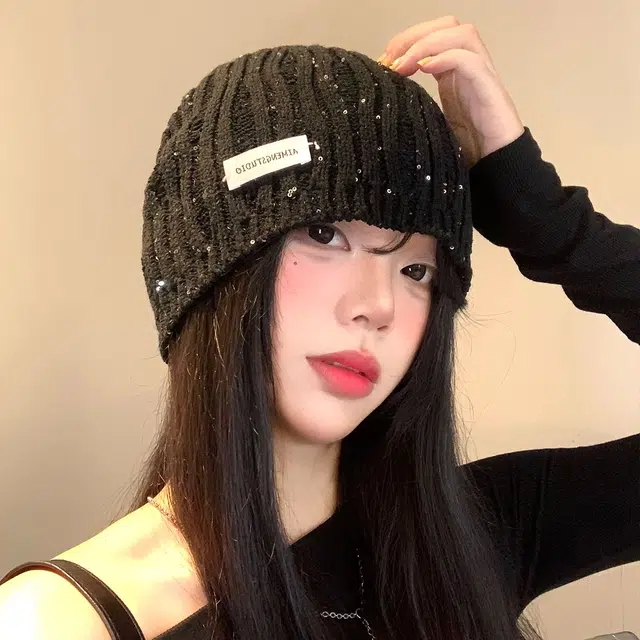 【甜酷辣妹~秋冬必备】 攸委 璀璨高级感亮片宽松显脸小针织帽女冬季保暖加厚 涤纶 街头时尚百搭冷帽包头护耳帽绒线帽 男女同款情侣款