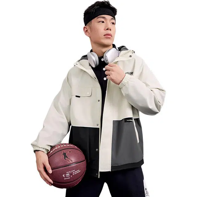 乔丹 运动生活系列 拼接字母拉链连帽舒适透气百搭休闲风衣 男款 山帆白/黑色