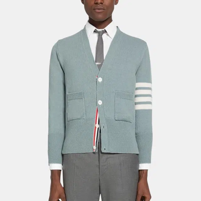 THOM BROWNE FW22 V