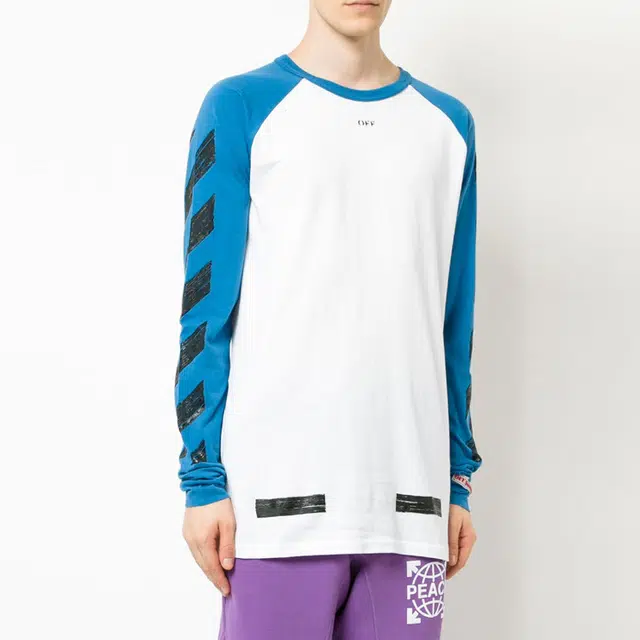OFF-WHITE T